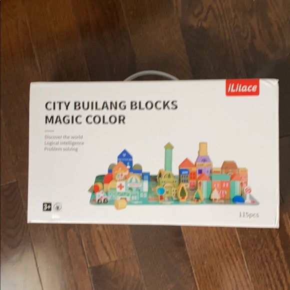 Brand new (sealed) Montessori 115 piece city building wooden block - Picture 5 of 8